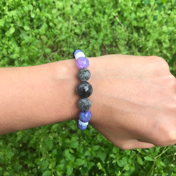 Jewelry - Happy Beads